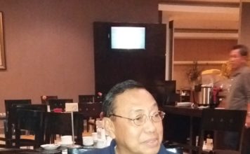 “Radit… Temani Ibumu, Saya ini Gubernur”