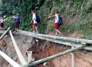 Jembatan Boleh Putus, Sekolah Jalan Terus