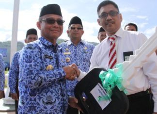 Dukung Mamuju Mapaccing, BPD Sulselbar Serahkan Truk Sampah