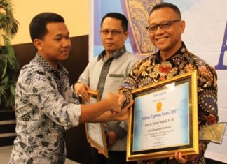 Harian SULEX Daulat Habsi Wahid Sebagai Tokoh Inspirasi Birokrasi