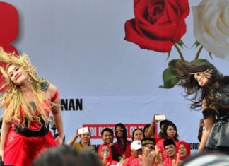 Artis, Dangdutan, Goyangan Hingga “Ngebor di Atas Besi”
