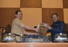 DPRD Provinsi Sulawesi Barat Terima Ranperda Penyiaran Publik Banua Malaqbi’ dan Ranperda DAS