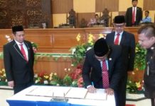 DPRD Sulbar Sahkan Tiga Ranperda Menjadi PERDA