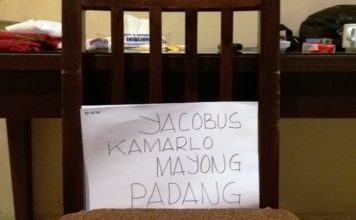 RAKYAT (dalam huruf besar)