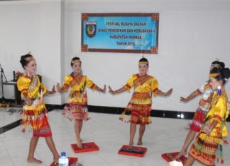 Lestarikan Budaya, Disdikbud Mamasa Gelar Festival Budaya Daerah