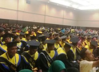 Universitas Tomakaka Gelar Wisuda 329 Mahasiswa