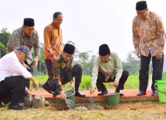 Presiden Meletakkan Batu Pertama Pembangunan Kampus UIII di Depok