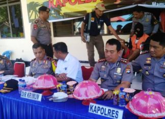 Polda Sulawesi Barat Tangkap 3 Orang Tersangka Pencuri Sepeda Motor dan HP