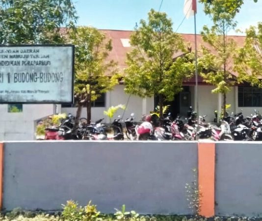 SMAN 1 Budong-Budong, Sekolah Tertua di Mateng yang Memprihatinkan
