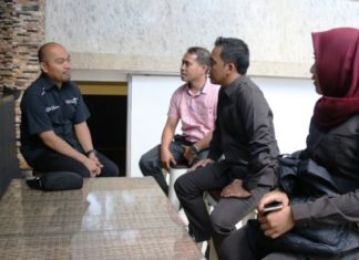 Kabid KIP Kominfo Mamuju ‘Semeja’ dengan Kabag Humas Pemkot Makassar