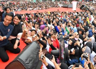 Presiden Bagi Tips Aman Berkendaraan kepada Kaum Milenial