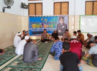 Di Karossa, Polisi dan Masyarakat Dialog Duduk Bersama