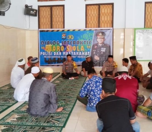 Di Karossa, Polisi dan Masyarakat Dialog Duduk Bersama
