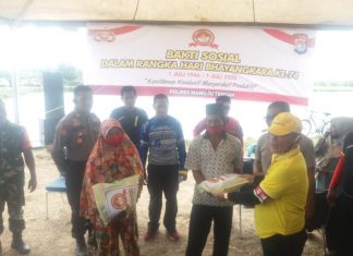 Sambut HUT Bhayangkari ke-74, Kapolda Sulbar Bagi-bagi Sembako di Mateng