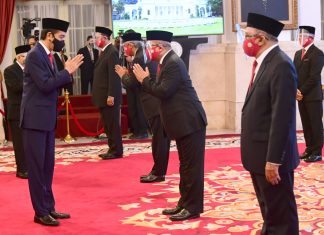Presiden Jokowi Lantik 20 Duta Besar RI untuk Negara Sahabat