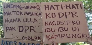 Serbi Meme Kocak di Aksi Tolak Omnibus Law Jilid II Sulbar