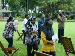Presiden Jokowi Serahkan Bantuan Modal Kerja Rp2,4 Juta Bagi Pelaku Usaha Mikro dan Kecil