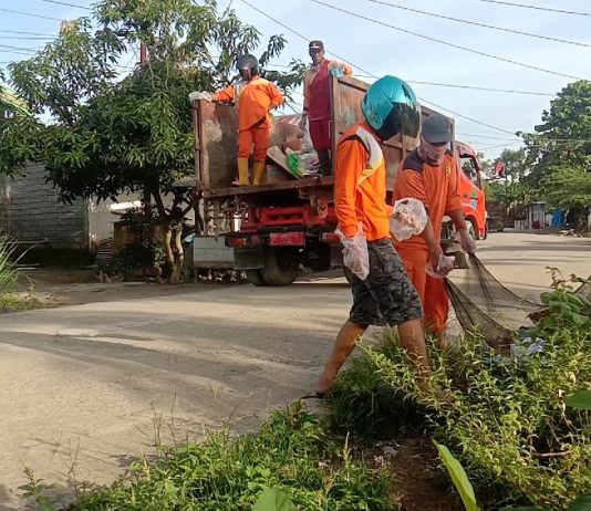 Petugas Kebersihan di Mateng Tak Pakai Sarung Tangan