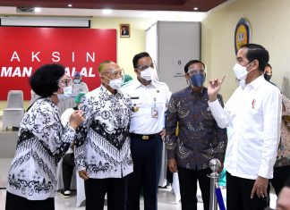 Vaksinasi Massal Guru dan Tenaga Kependidikan