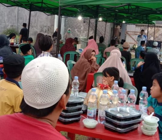 Buka Puasa Bersama Keluarga Haris Halim di Topoyo