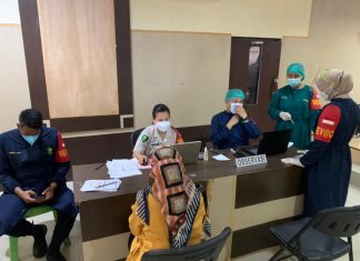 Polresta Mamuju Lakukan Vaksinasi Untuk Lansia Dan Purnawirawan