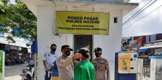 Polres Majene Rutin Bagikan Masker ke Masyarakat