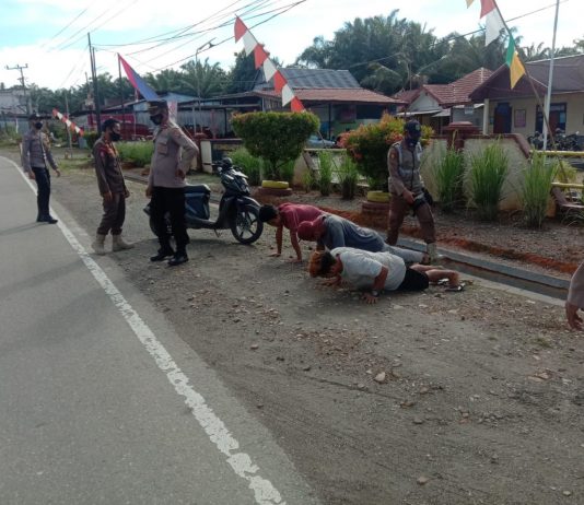 Polsek Karossa dan Satpol PP Gelar Operasi Yustisi Prokes