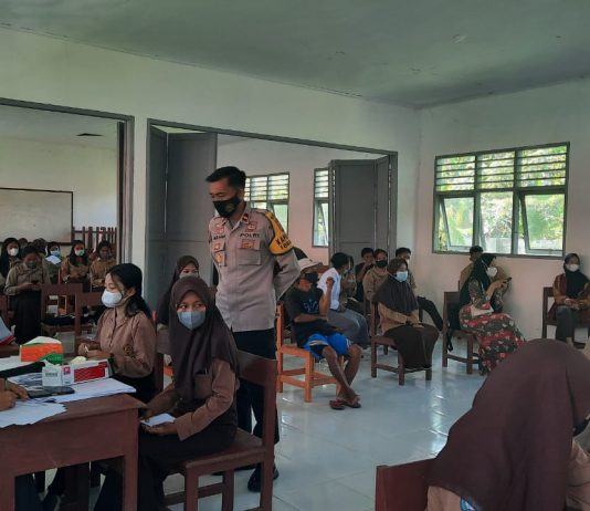 Kapolsek Tobadak Tinjau Vaksinasi Para Pelajar
