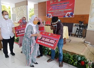Hamid Terharu Menetaskan Air Mata, Usai Mendapatkan Bantuan Rehab Rumah dari Kemensos