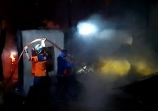 Syamsir Duga Selang Pemadam Dipotong Oknum Saat Kebakaran di Topoyo