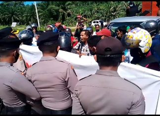 Aliansi Masyarakat Bersatu Geruduk Kantor Polres Mateng