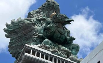 Patung Garuda Raksasa di Bali