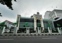 Rumah Besar Umat yang Lengang