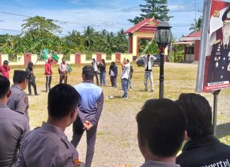 HMI Demo di Halaman Mapolres Mateng