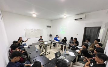 Kaji Tambang LTJ dari Perspektif Hukum, Ekologi, dan Ekonomi: FMM Tegaskan Penolakan DISKUSI. Sejumlah aktivi mahaiwa yang tergabung dalam FMM menggelar diskusi menyoal rencana Tambang Tanah Jarang (LTJ), di Mamuju, di Inklusi Cafe Makassar, (27/06/2026)