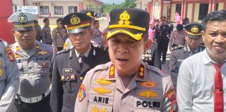 AKBP Ari Prayetno Teguhkan Komitmen Pelayanan WAWANCARA. Kapolres Mamuju Tengah, AKBP Ari Prasetyo, wawancara dengan awak media, usai upacara pisah sambut, di Halaman Mapolres Mateng, Jl. Tammauni Pueballung, KTM Tobadak, Rabu (8/7/2026)